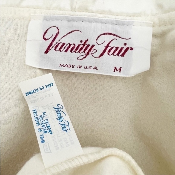 Vintage Vanity Fair Full Length Lace Embroidered Dacron /Polyester Rob NWOT - Picture 11 of 12